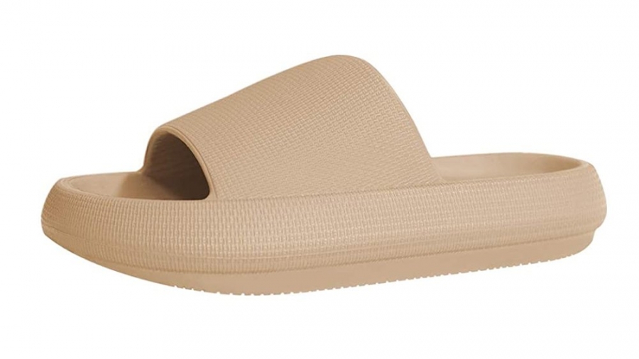 These $20 Snug Slides Are Remarkable That you just must be mumble of choices to the Iconic Yeezy Type